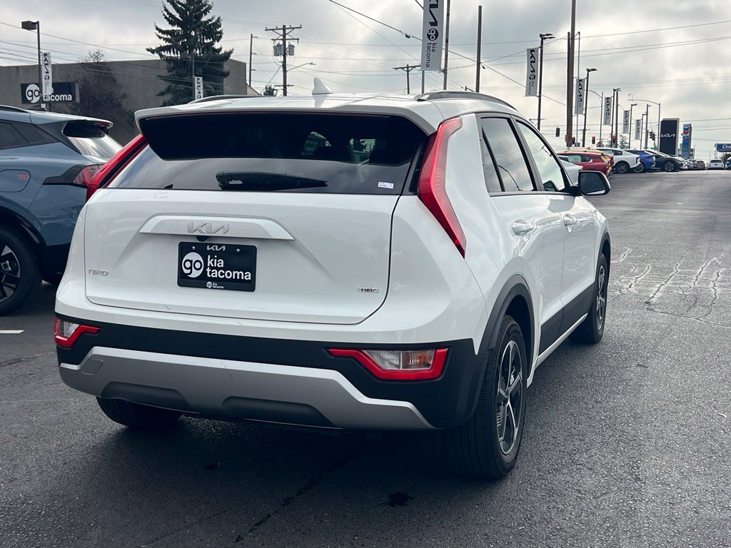 Certified 2025 Kia Niro LX FWD image 5