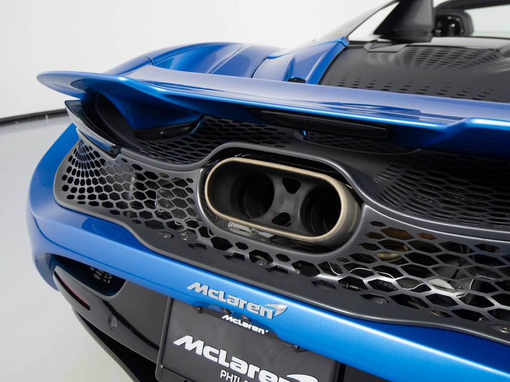 Used 2024 McLaren 750S Spider RWD image 47