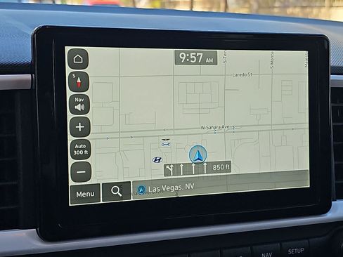 Used 2022 Hyundai Venue Limited FWD image 27