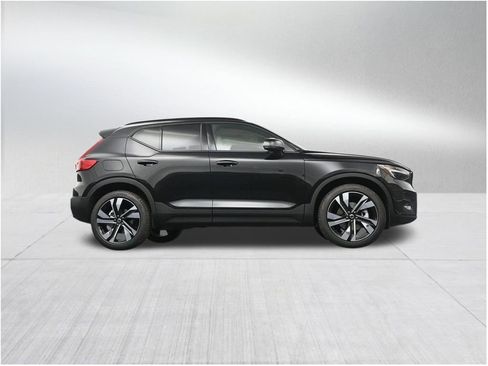 New 2026 Volvo XC40 B5 Plus w/ Protection Package Premier AWD/4WD image 26