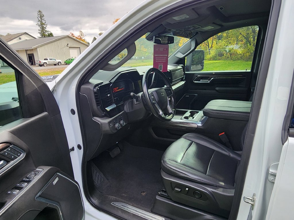 Used 2024 Chevrolet Silverado 2500 LTZ w/ LTZ Plus Package AWD/4WD image 17