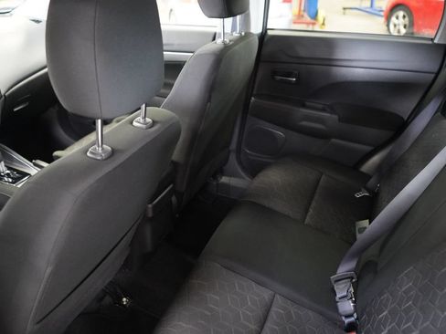 Used 2025 Mitsubishi Outlander Sport ES AWD/4WD image 27