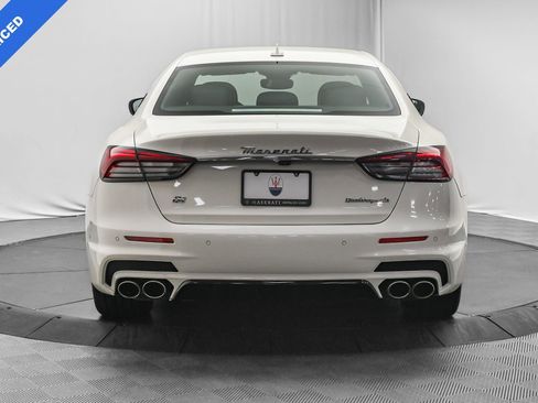 Used 2022 Maserati Quattroporte Modena Q4 image 6