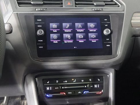 Used 2022 Volkswagen Tiguan SEL R-Line image 43