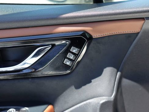 Certified 2025 Subaru Forester Touring AWD/4WD image 16