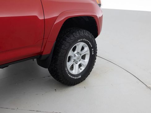 Used 2016 Toyota 4Runner SR5 Premium AWD/4WD image 18