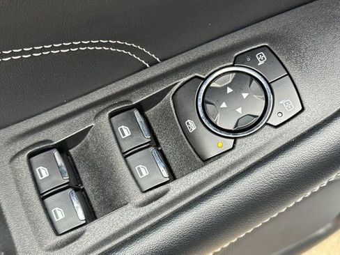 Used 2024 Ford Edge Titanium image 23