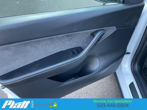 Used 2022 Tesla Model Y Performance image 18