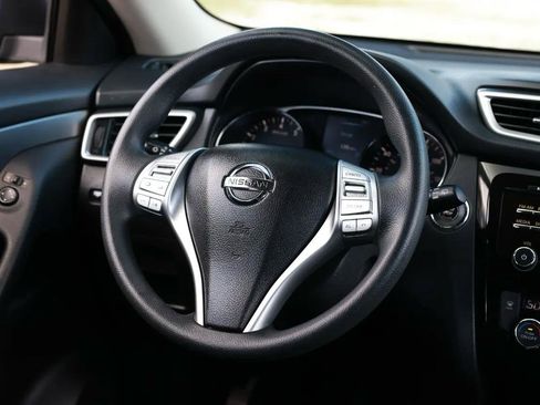 Used 2014 Nissan Rogue SV image 27