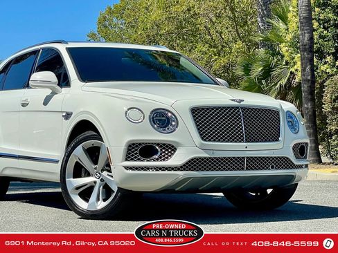 Used 2018 Bentley Bentayga AWD/4WD image 38