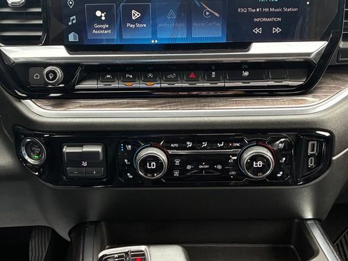 Used 2023 Chevrolet Silverado 1500 LTZ w/ LTZ Premium Package AWD/4WD image 19