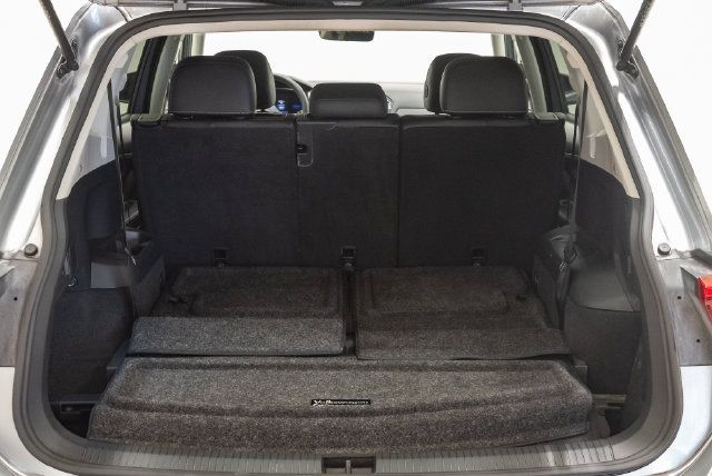 Used 2023 Volkswagen Tiguan SE FWD image 37