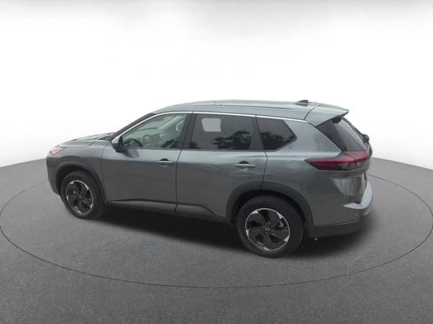 Used 2025 Nissan Rogue SV AWD/4WD image 10