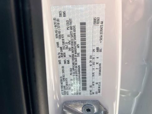 Used 2017 Ford Escape Titanium FWD image 22