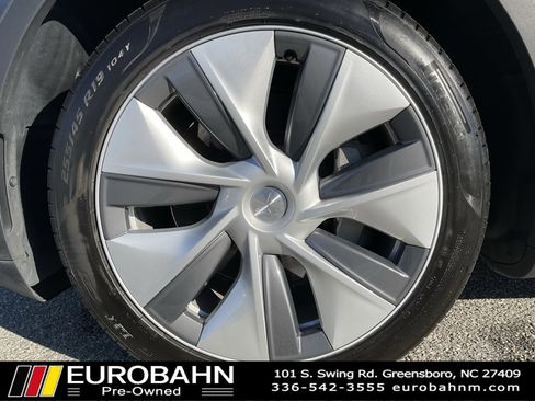 Used 2023 Tesla Model Y Long Range image 33