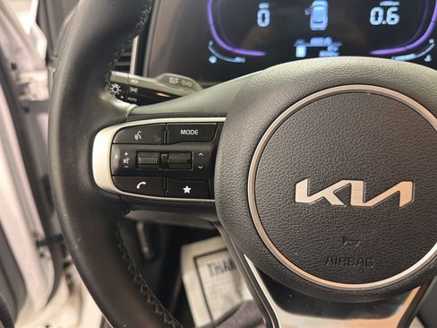 Used 2024 Kia Sportage EX FWD image 13
