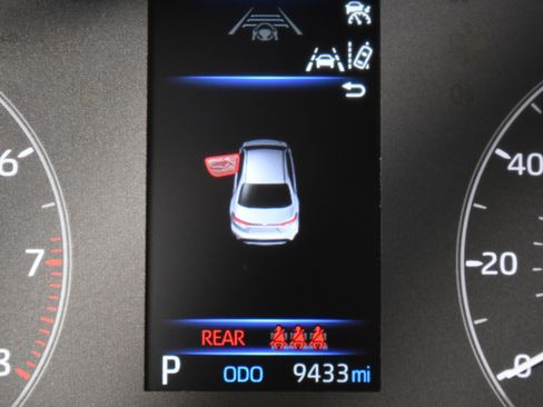 Used 2025 Toyota Corolla LE image 15