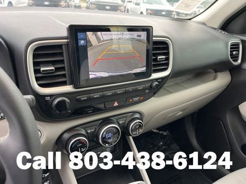 Used 2024 Hyundai Venue SEL FWD image 26