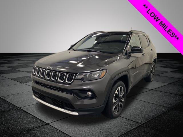 Used 2023 Jeep Compass Limited w/ Sun and Sound Group AWD/4WD image 3