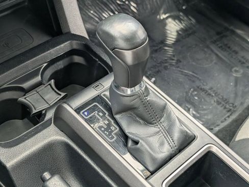 Used 2021 Toyota Tacoma TRD Off-Road w/ Technology Package image 17