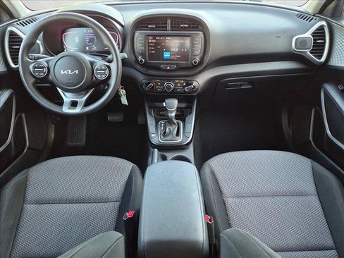Used 2024 Kia Soul LX w/ Option Group 015 FWD image 16