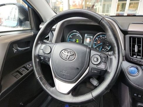 Certified 2018 Toyota RAV4 XLE image 18