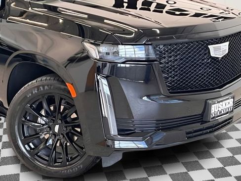 Used 2022 Cadillac Escalade Sport w/ LPO, ONYX Package image 44