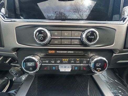 Used 2022 Ford F350 Platinum w/ Tremor Off-Road Package AWD/4WD image 16
