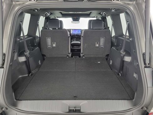 Used 2026 Lexus GX 550 w/ Cold Area Package AWD/4WD image 15