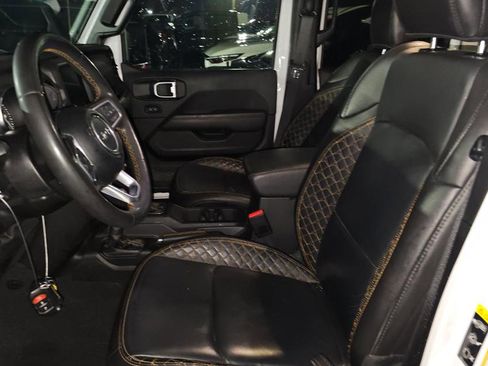 Used 2023 Jeep Wrangler Unlimited Sahara AWD/4WD image 7