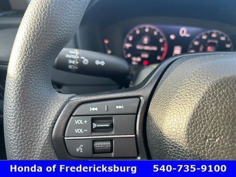 Certified 2025 Honda Accord SE image 19