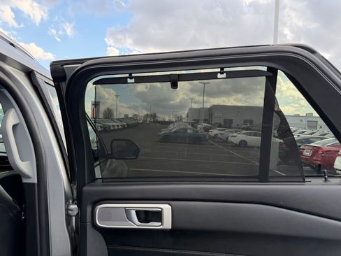 Used 2022 Ford Explorer Limited w/ Equipment Group 301A image 24