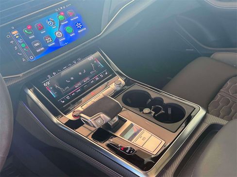 Used 2024 Audi RS Q8 4.0T image 18