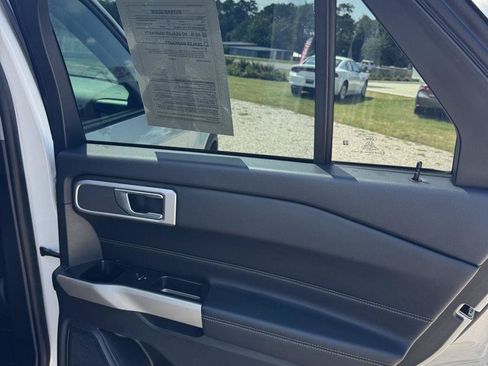 Used 2023 Ford Explorer XLT w/ Equipment Group 202A RWD image 16