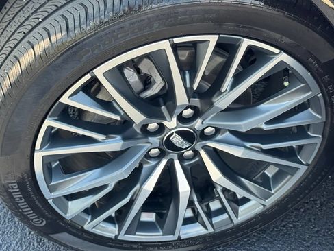 Used 2024 Cadillac XT4 Sport FWD image 13