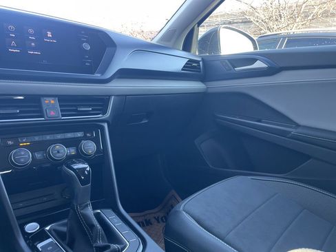 Used 2024 Volkswagen Taos SE image 34