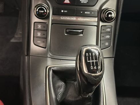 Used 2013 Hyundai Genesis 2.0T RWD image 16