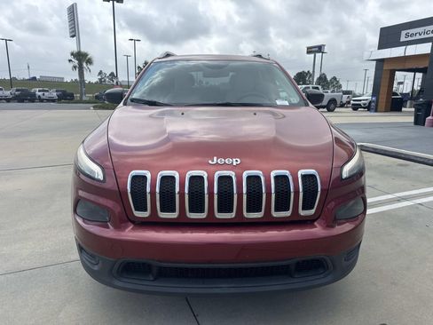 Used 2015 Jeep Cherokee Sport image 2