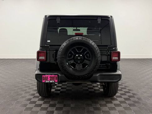 Used 2025 Jeep Wrangler Sport AWD/4WD image 10