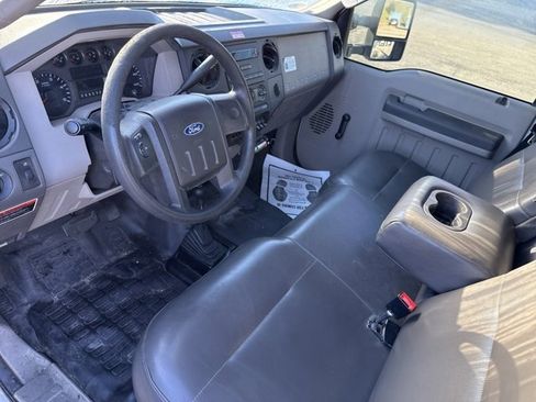 Used 2010 Ford F550 4x4 Crew Cab Super Duty image 9