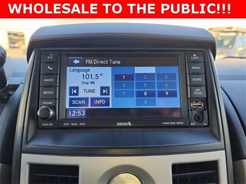 Used 2010 Chrysler Town & Country Touring image 23