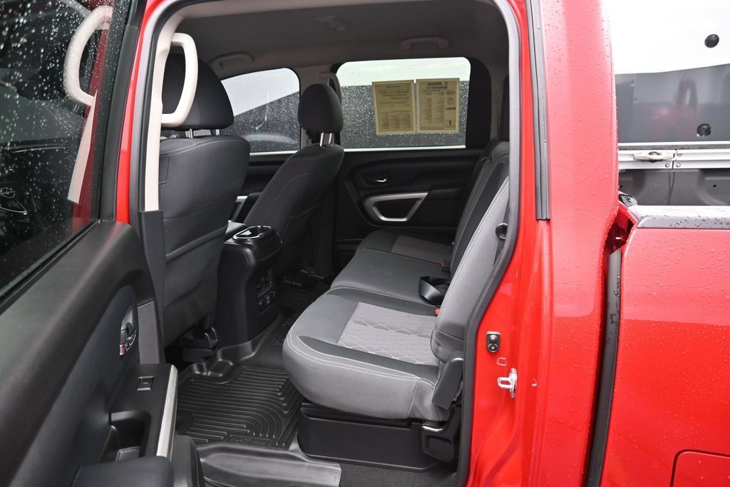Used 2024 Nissan Titan SV w/ SV Convenience Package AWD/4WD image 33
