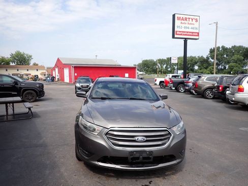 Used 2014 Ford Taurus SEL w/ Equipment Group 201A FWD image 2