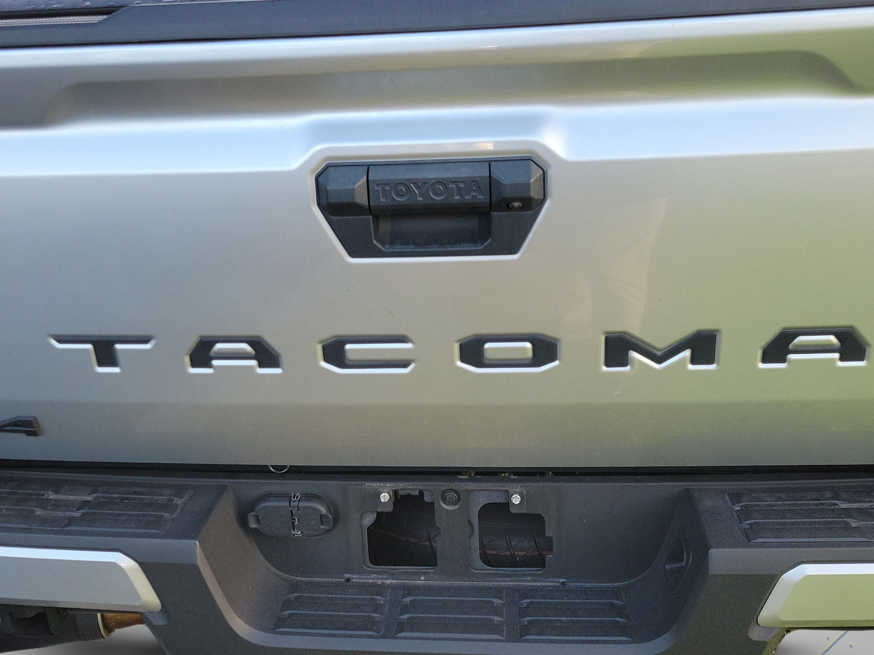 Used 2024 Toyota Tacoma SR5 AWD/4WD image 21