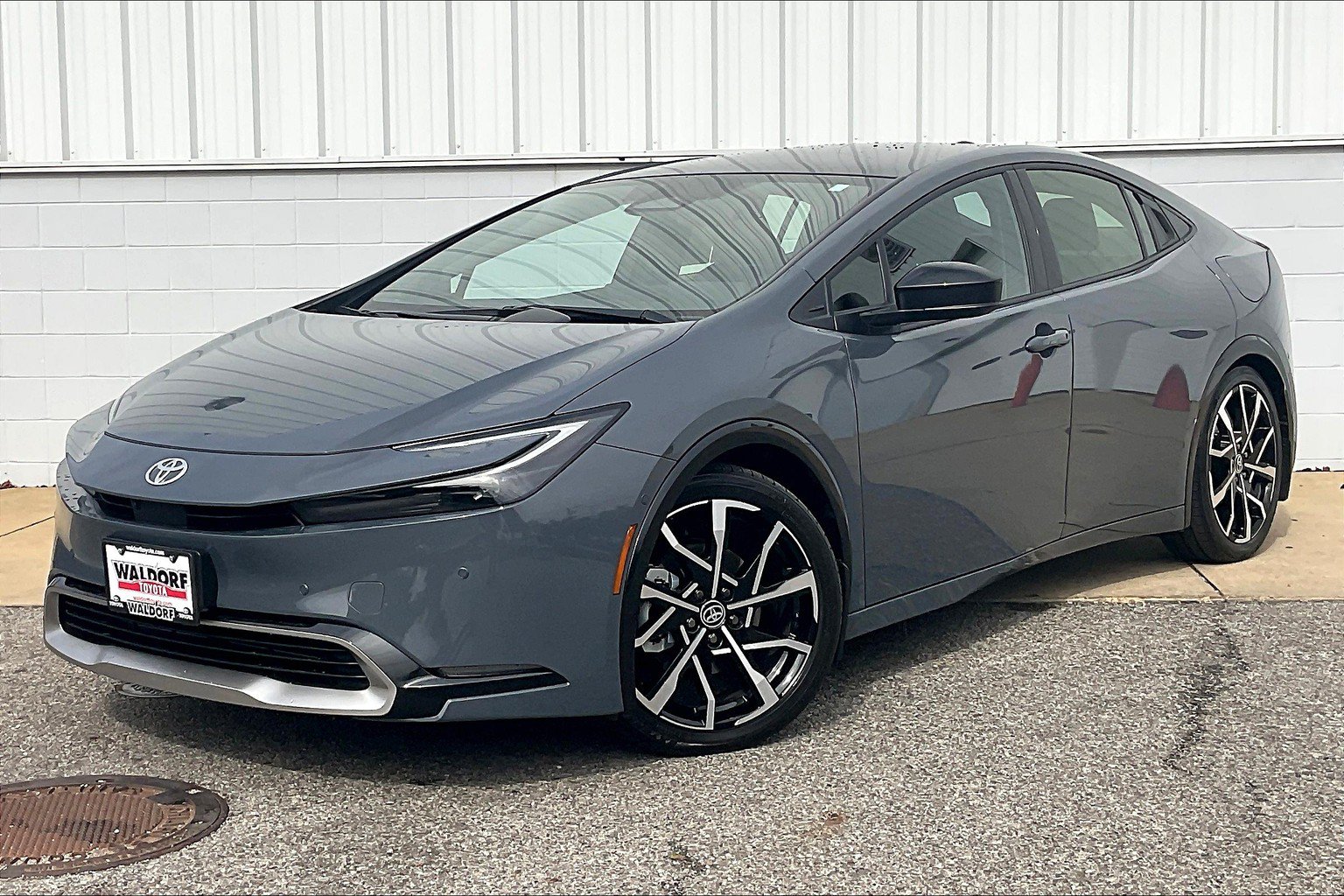 Used 2025 Toyota Prius Plug-In Hybrid w/ Limited Premium Package FWD image 2