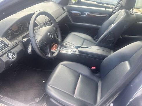 Used 2009 Mercedes-Benz C 300 Sedan image 5