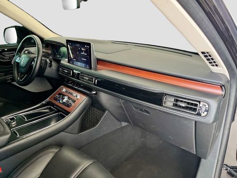 Used 2023 Lincoln Aviator Reserve w/ Equipment Group 201A AWD/4WD image 33