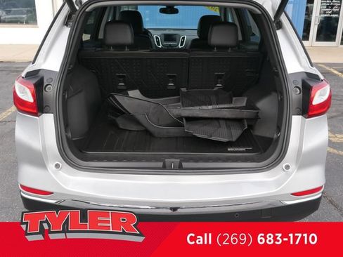 Used 2021 Chevrolet Equinox LT FWD image 17