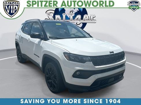 Used 2023 Jeep Compass Latitude w/ Sun and Sound Group AWD/4WD image 1