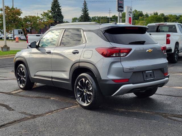 Used 2023 Chevrolet TrailBlazer LT FWD image 3